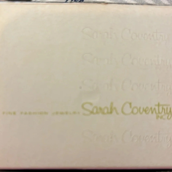 Vintage‎ Signed Sarah Coventry 1974 Taste Of Honey Gold Tone Clip Earrings w/Box - Picture 5 of 7